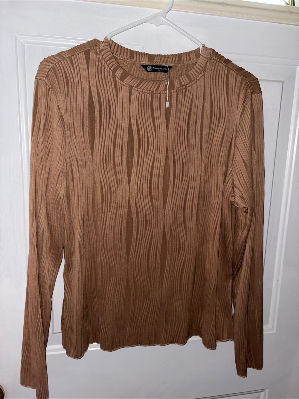 Pleated Wave-Texture Long-Sleeve Top - Tan